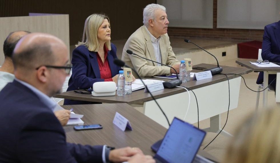 Educación propone bajar ratios y reducir la burocracia en la escuela pública valenciana