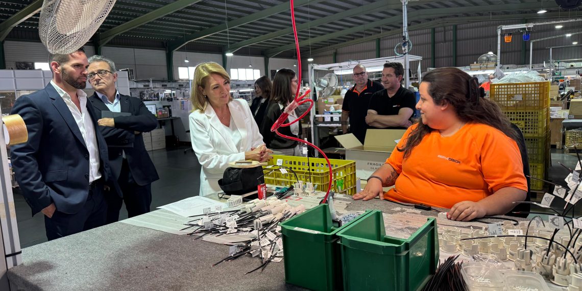 La Generalitat impulsará el empleo de 12.000 personas con discapacidad en 2026