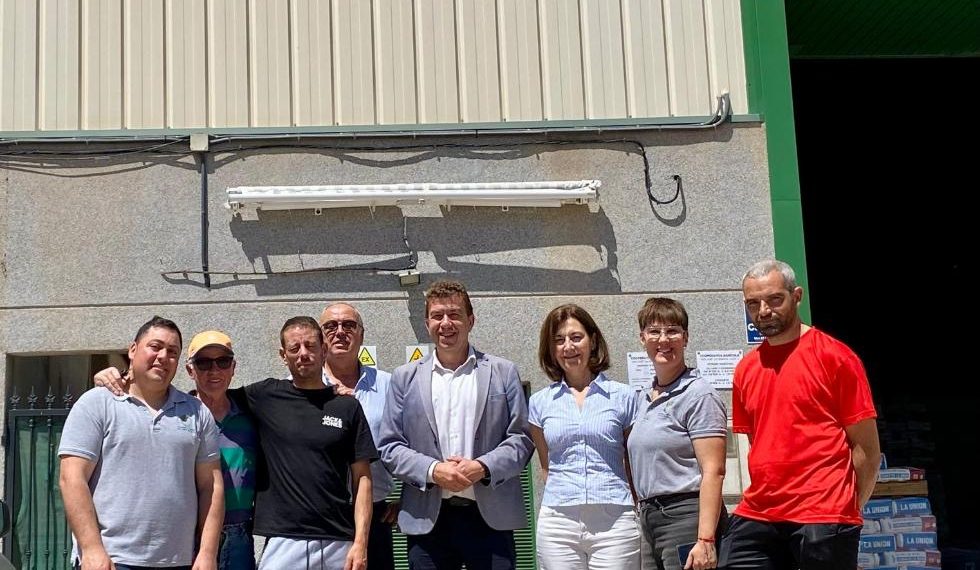 Agricultura destaca el papel de las cooperativas para impulsar el medio rural en Castellón
