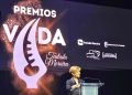 Marián Cano destaca en la entrega de los Premios Vida de Teulada Moraira el papel de las personas, asociaciones y empresas en la construcción del bienestar colectivo