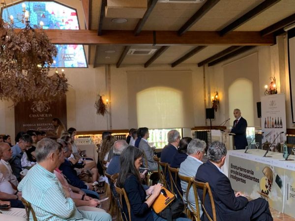 Turisme CV destaca el potencial de la inteligencia artificial para transformar el enoturismo