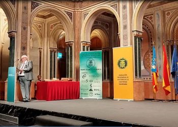La III Gala de Doctores Magnos de la Excelencia reúne a más de 200 asistentes en Valencia