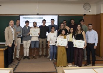 La CEU UCH y Caixa Popular premian el talento joven para acercar la banca a la juventud