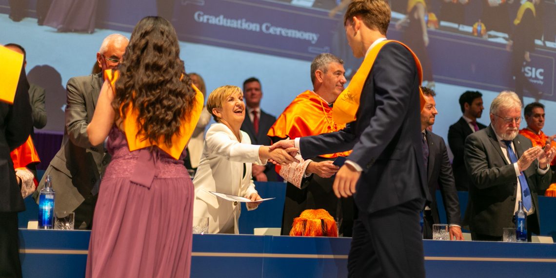 Los graduados de ESIC reciben el respaldo de Marián Cano para impulsar empresas más innovadoras