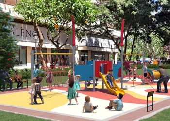 Valencia inicia un nuevo parque infantil en Exposición