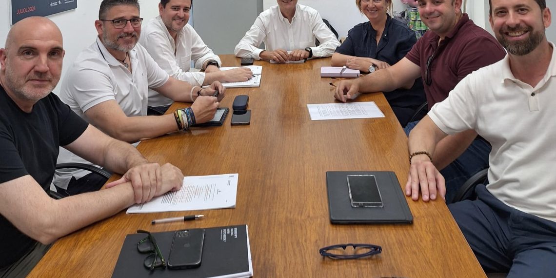 Valencia abre el diálogo con el sector pirotécnico para consensuar cambios en el próximo Bando Fallero