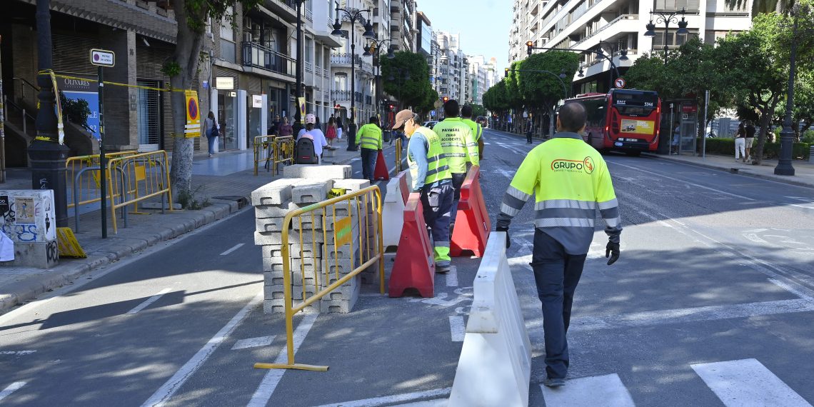 Arrancan las obras de reforma de la calle Colón para ganar espacio peatonal y reducir el ruido