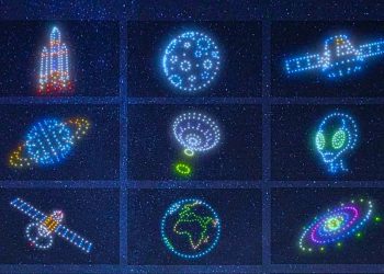 Alicante repite el espectáculo de 150 drones por Hogueras con un viaje espacial