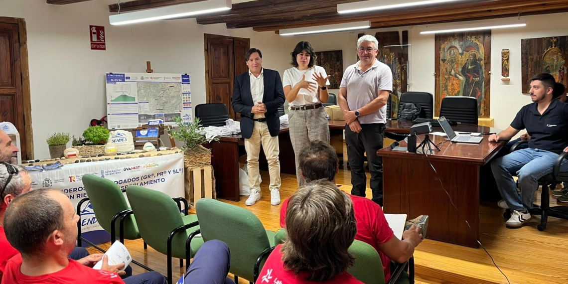 Castellón refuerza su oferta turística con 15 senderos homologados en municipios afectados por la despoblación
