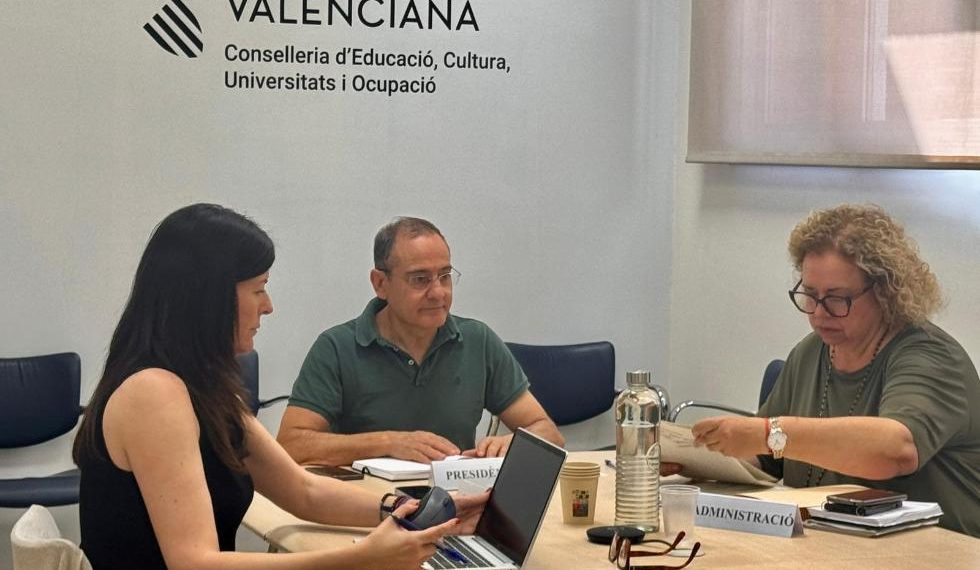 Educación propone destinar 4,15 millones de euros a mejorar las retribuciones del personal de administración y servicios