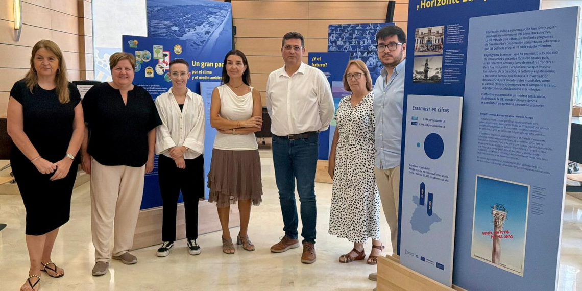 La Generalitat inaugura en Alfafar una exposición sobre los 40 años de España en la Unión Europea
