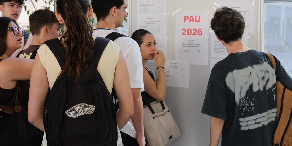 Casi 6.000 estudiantes se examinan de la PAU extraordinaria en la Comunitat Valenciana