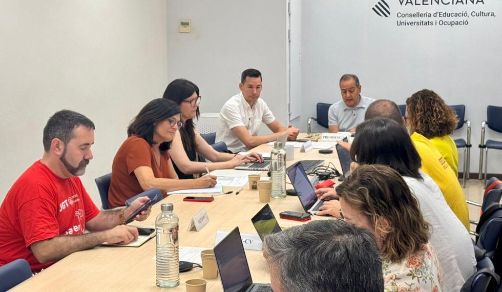 Educación propone reducir la jornada laboral del profesorado a 35 horas semanales