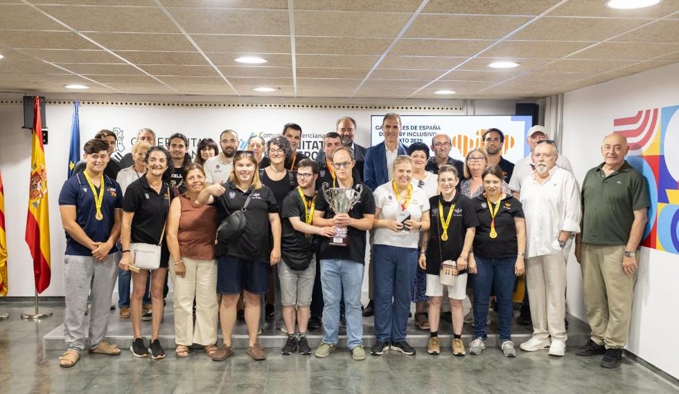 Les Abelles, campeones de España de rugby inclusivo, reciben reconocimiento institucional