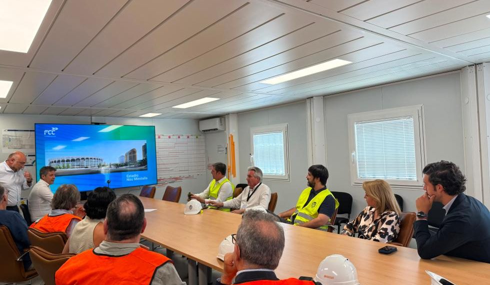 Camarero destaca el Nou Mestalla como modelo de seguridad laboral en la construcción