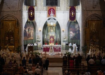 La Colegiata de Gandia acoge los actos centrales del Corpus con misa y procesión