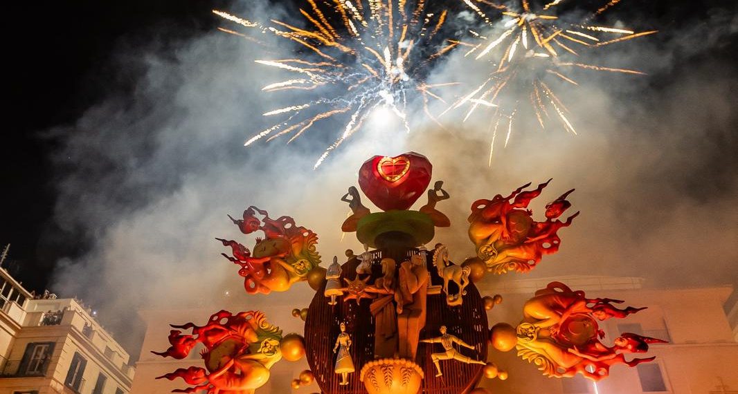 À Punt prepara un amplio despliegue para la Ofrenda y la Cremà de las Hogueras de Alicante 2026