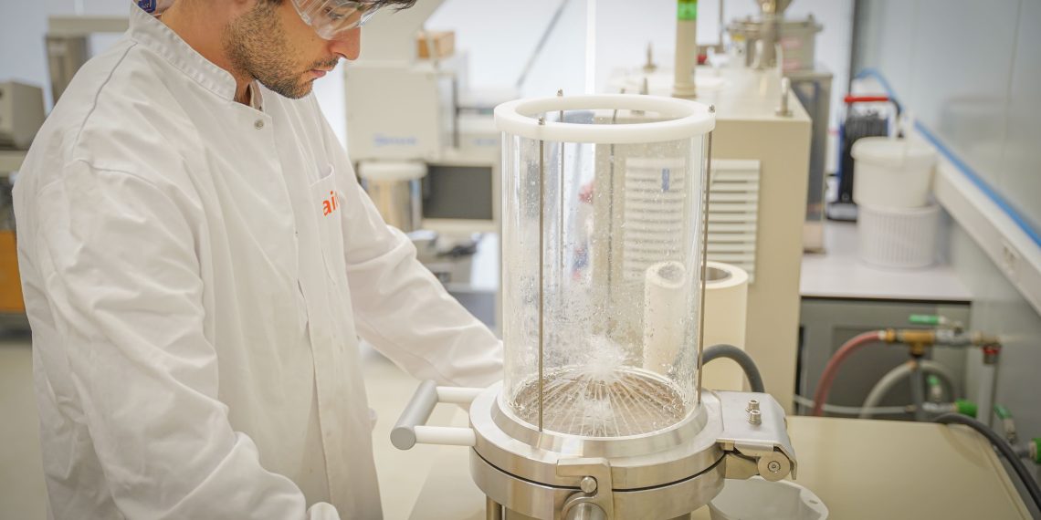 AINIA desarrolla adhesivos para envases hechos de residuos vegetales