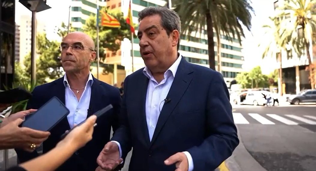 VOX carga contra Bruselas y acusa al PP y al PSOE del “colapso de Europa”