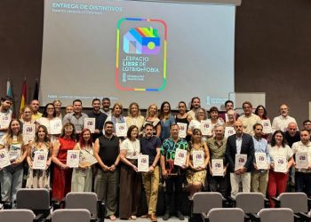 Camarero defiende entornos inclusivos y sin discriminación en el Día del Orgullo