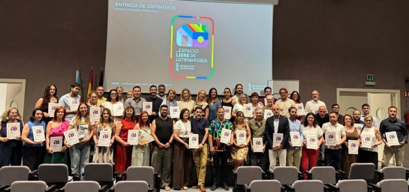 Camarero defiende entornos inclusivos y sin discriminación en el Día del Orgullo