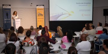 Torrent impulsa el empleo sénior con una feria que reúne a 359 personas y 20 empresas