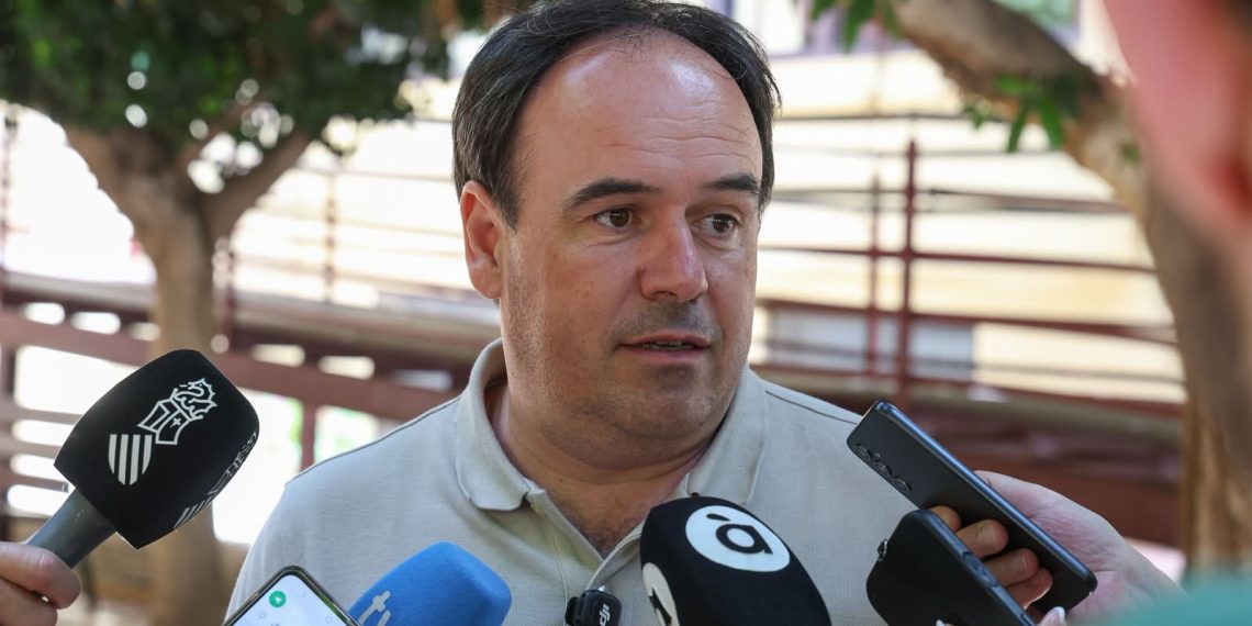Pérez Llorca asegura que la condena a Ábalos marca “el principio del fin del sanchismo”