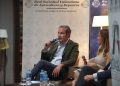 Pastor apuesta por el diálogo político en un coloquio con Vox en Valencia