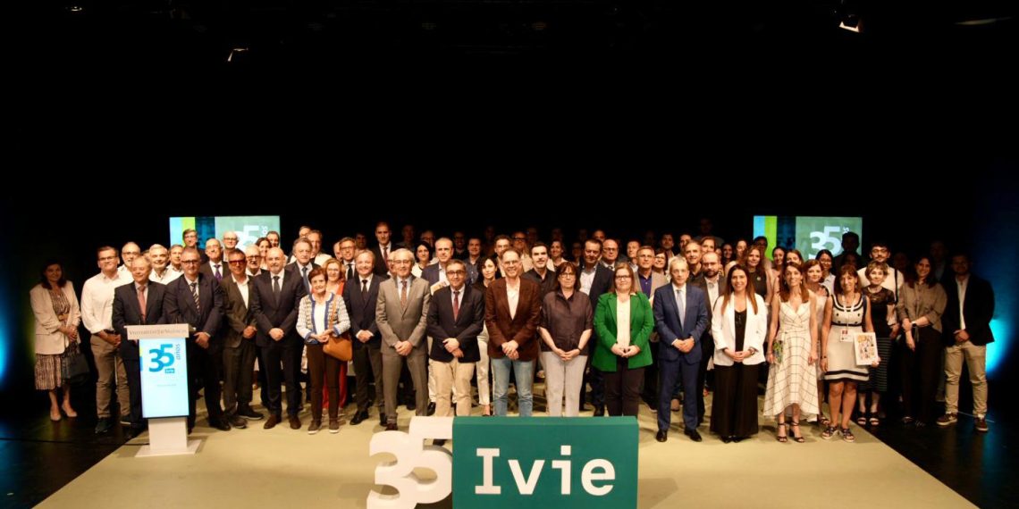 El Ivie cierra su 35 aniversario con un debate sobre el futuro económico de Europa y el impulso a las empresas innovadoras