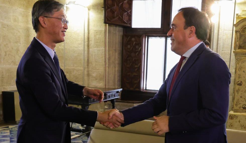 Pérez Llorca se reúne con el embajador de China para reforzar la cooperación