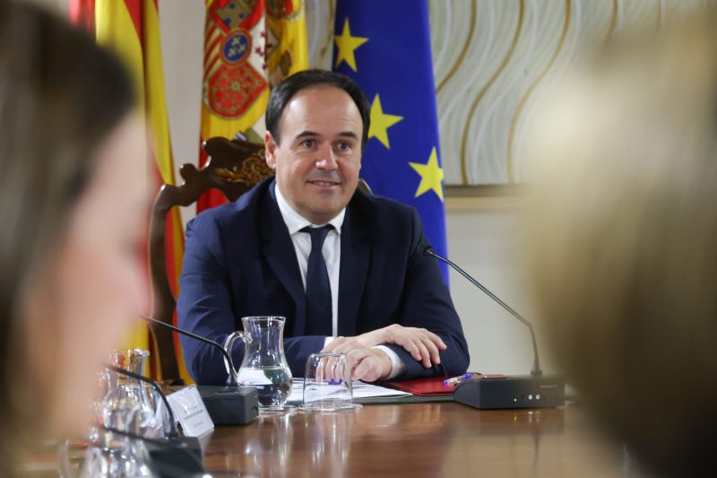 Pérez Llorca cumple en seis meses el 63% de los compromisos 