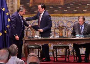 Pérez Llorca apuesta por más inversión en I+D+i para convertir la Comunitat Valenciana en un referente de innovación