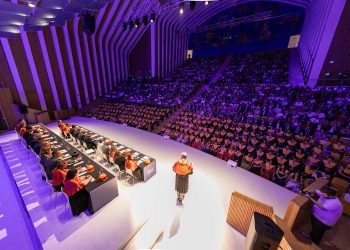 ESIC University gradúa a 237 estudiantes en una ceremonia marcada por la innovación y el compromiso con el futuro
