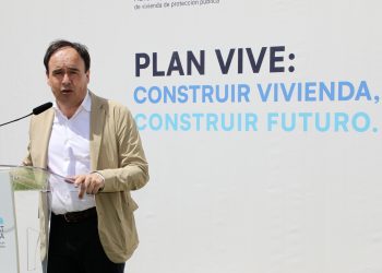 Pérez Llorca anuncia el inicio de 822 viviendas de protección pública en Torrevieja dentro del Plan Vive
