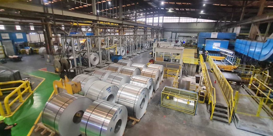 La industria valenciana crece un 14,9% en abril, casi cuatro puntos por encima de la media nacional