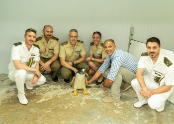El Ejército de Tierra y el Oceanogràfic estudian colaborar en proyectos de investigación y divulgación sobre la Antártida