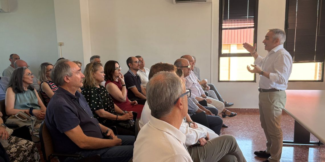 Barrachina destaca el papel de las Oficinas Comarcales Agrarias en la incorporación de 548 jóvenes al campo valenciano
