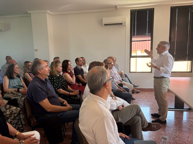 Barrachina destaca el papel de las Oficinas Comarcales Agrarias en la incorporación de 548 jóvenes al campo valenciano