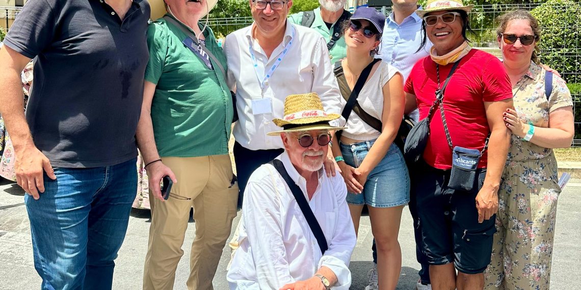 El Patronato Costa Blanca muestra las Fogueres a periodistas norteamericanos