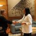 La presidenta de las Cortes Valencianas, Llanos Massó, recibe a la embajadora de Israel