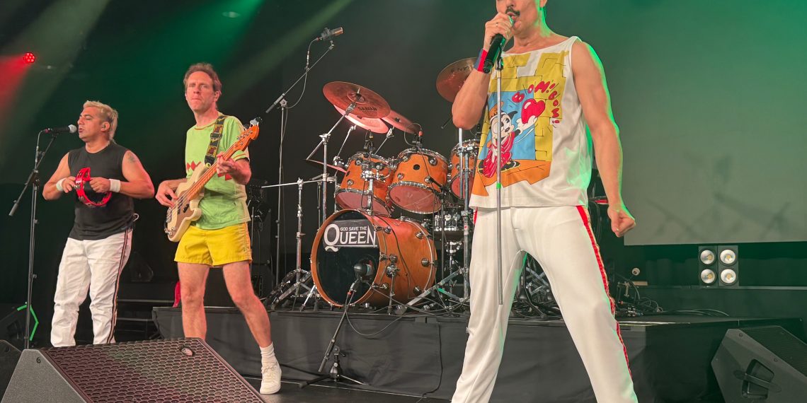 La magia de Queen revive en Valencia con un Auditorio Roig Arena completamente lleno