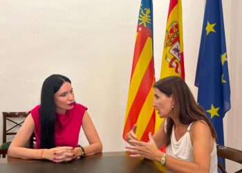 Ruth Merino se reúne con la embajadora de Serbia para impulsar la cooperación económica