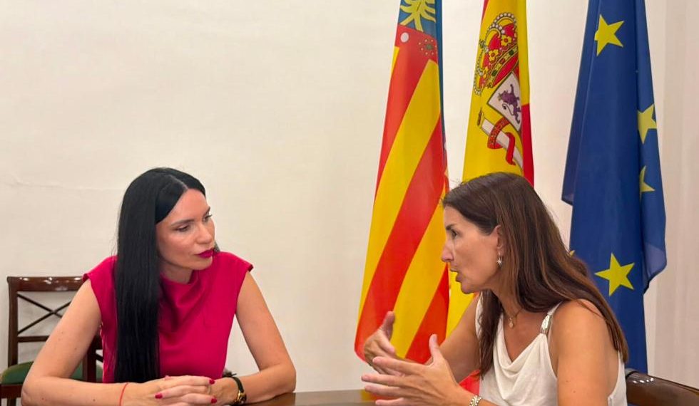 Ruth Merino se reúne con la embajadora de Serbia para impulsar la cooperación económica