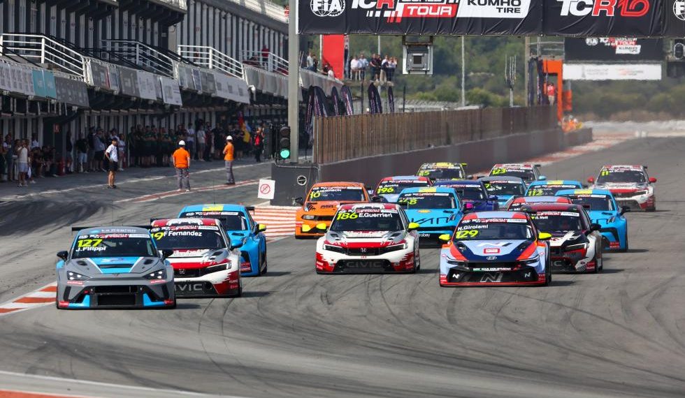 El Circuit Ricardo Tormo une el TCR World Tour y el espectáculo de Volrace en un intenso fin de semana de motor