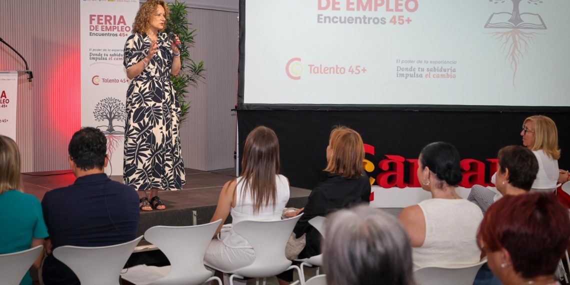 Torrent impulsa una nueva feria de empleo para mayores de 45 años con entrevistas y talleres