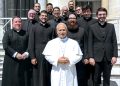 Sacerdotes valencianos celebran su 5º aniversario de ordenación en Roma con un encuentro con el Papa León