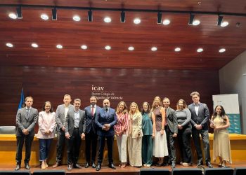 Nuria Martínez destaca las oportunidades profesionales del servicio público para los jóvenes abogados
