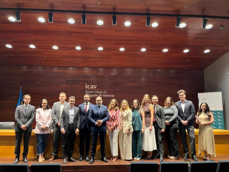 Nuria Martínez destaca las oportunidades profesionales del servicio público para los jóvenes abogados