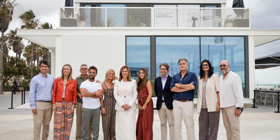 Catalá destaca la imagen de los renovados restaurantes de la fachada marítima