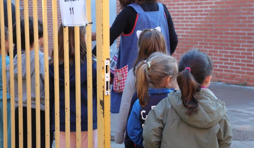 Educación habilitará nuevas unidades en valenciano en siete municipios castellanohablantes el próximo curso